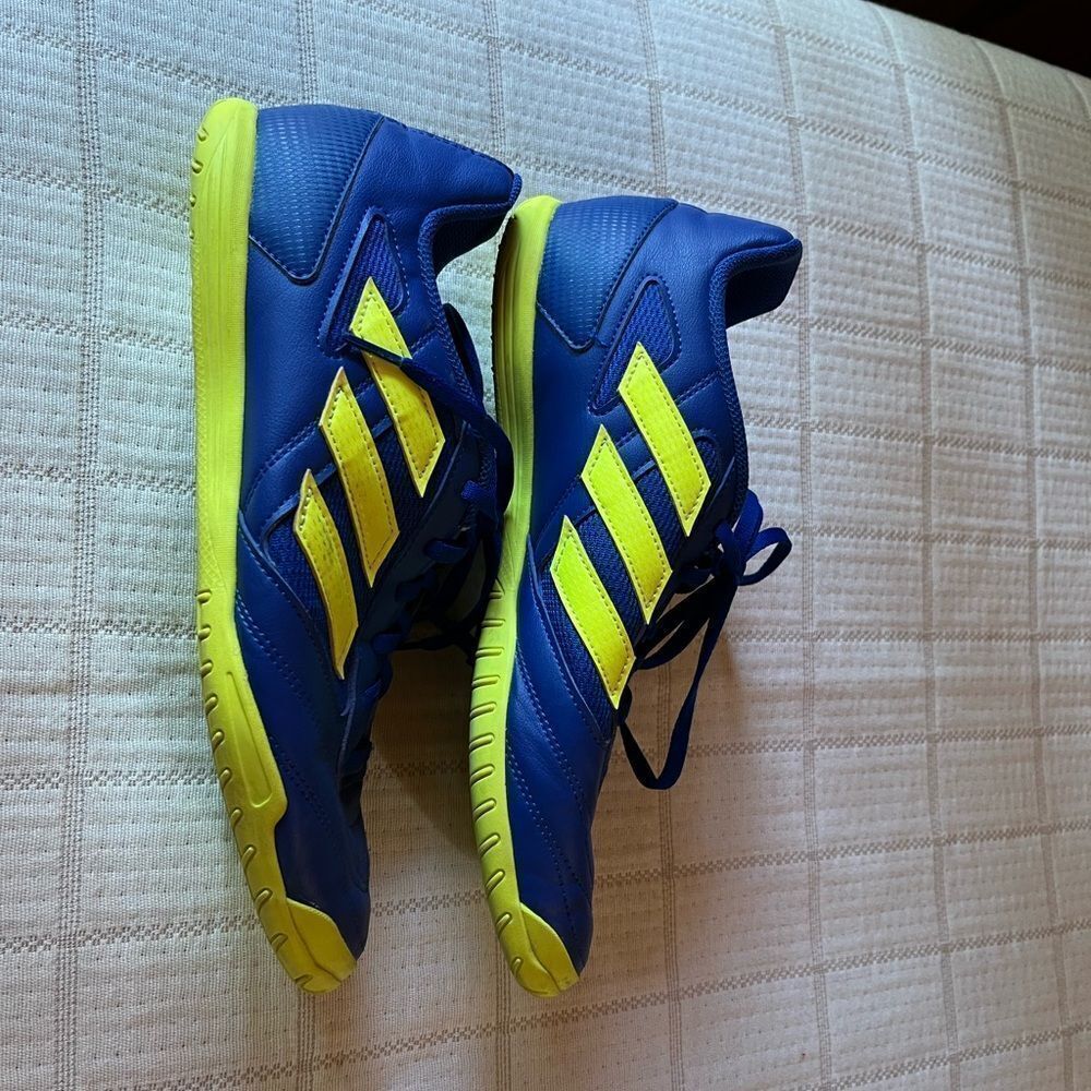 Adidas Men's Blue and Yellow Indoor‎ Soccer Shoes - Picture 3 of 7